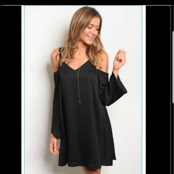 ✨New🌟 Cute Little Lined Black Dresss 🌟✨ - Picture 3 of 4